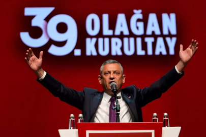 Özgür Özel yeniden CHP Genel Başkanı seçildi