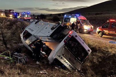 Afyonkarahisar’da otobüs şarampole yuvarlandı: Ölü ve yaralılar var