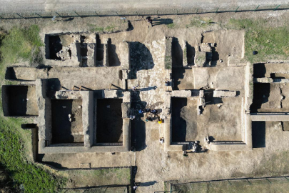 Van'daki Osmanlı kışlasında askerlerin "dokuz taş" oynadığı belirlendi