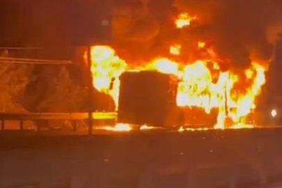 Arnavutköy'de seyir halindeki İETT otobüsü yandı