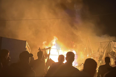 Soykırımcı İsrail ordusu Gazze'de çadır kenti vurdu