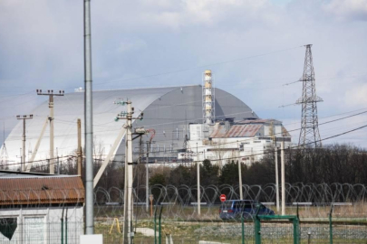 UAEA: Çernobil Nükleer Santrali'nde radyoaktif sızıntıyı önleyen çelik yapı hasar gördü