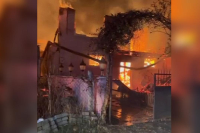 Çankırı'da yangın: İki ev küle döndü