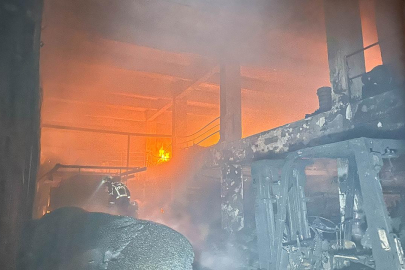 Uşak'ta fabrika yangını