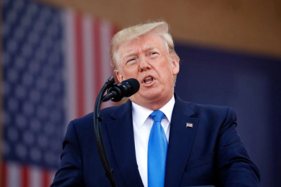 Trump, ikinci füze saldırısını savundu: Şüpheliler tekneyi düzeltmeye çalışıyordu