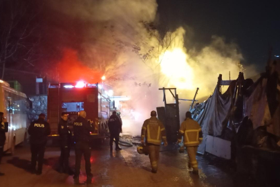 Bursa'da barakada çıkan yangında 1 kişi dumandan etkilendi
