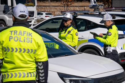 Trafikte dev cezalar geliyor! Kırmızı ışık ihlallerine ehliyet iptal edilecek