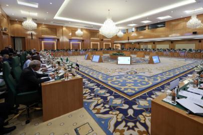 İİT'den katil İsrail'in Gazze'de yerinden edilen sivillerin sığındığı okulu hedef almasına tepki