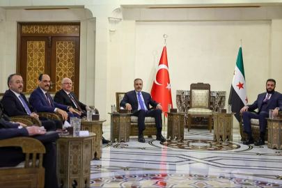Türkiye'den Suriye çıkarması! Bakan Fidan, Bakan Güler ve MİT Başkanı Kalın Şara ile görüşecek