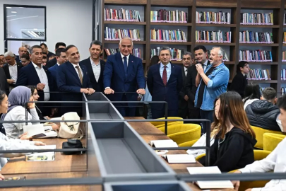 Bakan Ersoy duyurdu: Kütüphanelerde yıl sonu kullanıcı hedefi 39 milyonun üzerinde