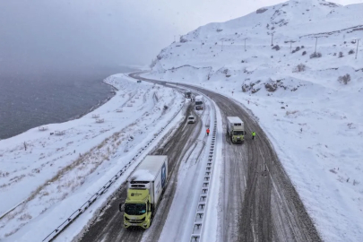 Kar 74 yerleşim yerinde ulaşımı durdurdu!