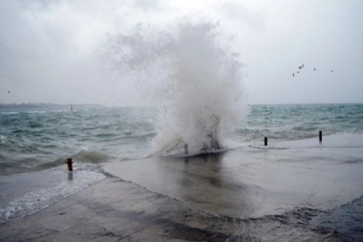 Meteoroloji uyardı: Denizlerde kuvvetli fırtına bekleniyor