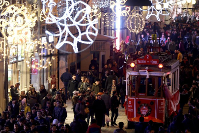İstanbul'da yılbaşı önlemleri: 50 bin personel sahada