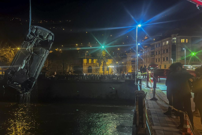 Kontrolden çıkan araç Yeşilırmak Nehri'ne düştü: 1 ölü, 1 yaralı