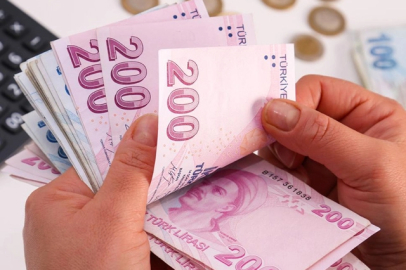 Bakan Göktaş duyurdu: Aylıklar hesaplara yatmaya başlandı