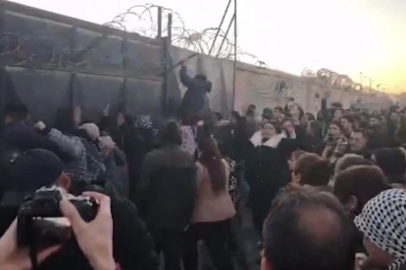 PKK/YPG destekçileri ABD'nin Suriye'deki üssüne saldırdı