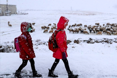 13 Ocak Salı günü hangi illerde eğitime ara verildi?