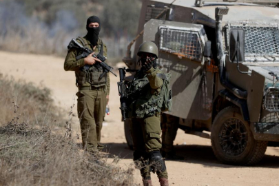 Katil İsrail ordusu, işgal altındaki Batı Şeria'da baskınlar düzenledi