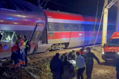 İspanya'da iki hızlı tren raydan çıktı: 21 ölü