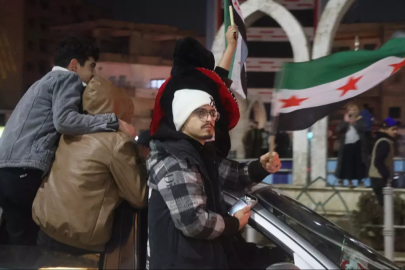 Rakka'da tarihi gün: Halk sokaklara döküldü