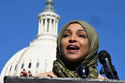 Trump, Somali asıllı Temsilciler Meclisi üyesi Omar'ın ülkesine gönderilmesi gerektiğini belirtti