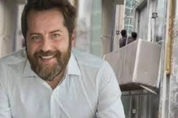 Tutuklu bulunan Erden Timur’un sahibi olduğu NEF’in binasına silahlı saldırı