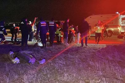 Çorum'da iki otomobil çarpıştı: 8 kişi hastanelik oldu