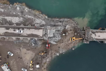 Teröristlerin yıktığı köprülere tadilat! Suriye yeniden inşa ediliyor