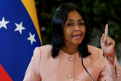 Venezuela'da Geçici Devlet Başkanı Rodriguez "başkomutan" olarak tanındı