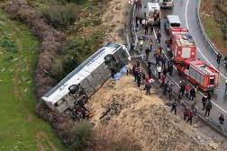 Antalya’da yolcu otobüsü devrildi 8 kişi hayatını kaybetti