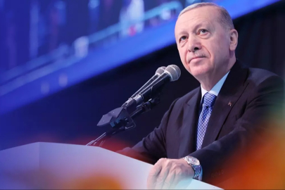 Cumhurbaşkanı Erdoğan'dan Özgür Özel'e deprem konutları tepkisi: Bari devletine bir teşekkür et