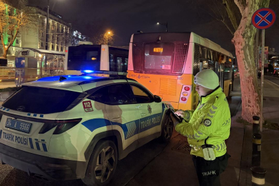 İstanbul'da İETT otobüsünün çarptığı yaya yaralandı