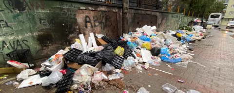 CHP'li belediyeye 'çöp dağları' isyanı... ''Sinek ve fareler basıyor''