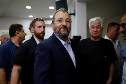 Epstein, eski İsrail Başbakanı için New York'ta daire tutmuş