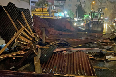 İstanbul'da fırtına hayatı olumsuz etkiledi