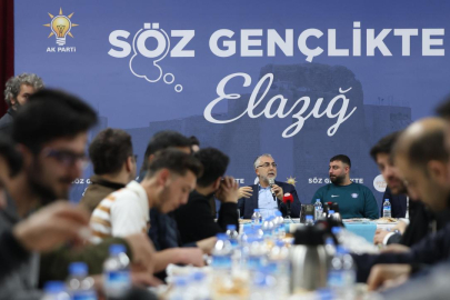 Bakan Işıkhan, sahurda gençlerle bir araya geldi
