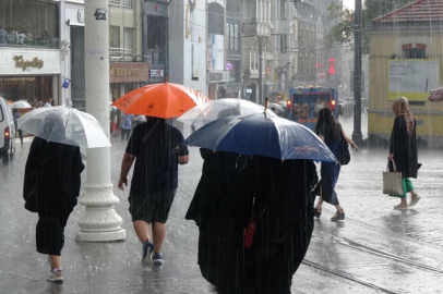 Meteoroloji uyarmıştı! İstanbul’da sağanak başladı