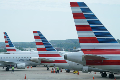 American Airlines uçağında kurşun deliği tespit edildi