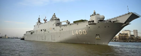 Avrupa'nın göbeğinde TCG Anadolu şaşkınlığı! Gören cep telefonuna sarıldı