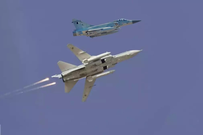 Katar'da F-15 ile SU-24 karşılaşması! İran uçakları hedefe 2 dakika kala vuruldu