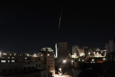 Yeni liderin seçilmesiyle İran'dan ABD ve İsrail'e eş zamanlı saldırı