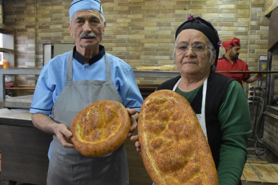 Ordulu Gümüş çiftinin hazırladığı ramazan pideleri yarım asırdır sofralarda