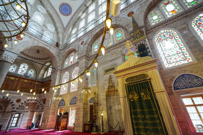 Yeditepe'nin en yükseğinde bir selatin eser: Edirnekapı Mihrimah Sultan Camisi