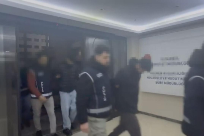 İstanbul'da sahte belge operasyonunda 13 zanlı yakalandı
