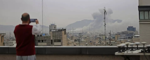 İsrail İran’da miting alanına saldırdı: Tahran’da patlama sesleri duyuldu