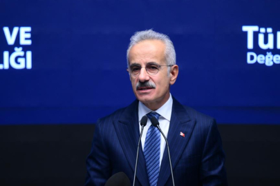 Bakan Uraloğlu: 5G'ye geçişle mobil internet hızımız 10 kata yakın artacak