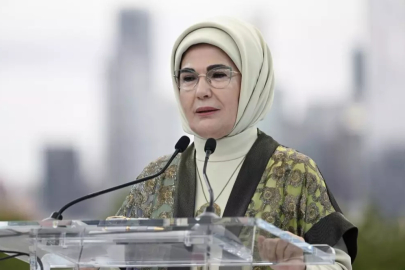 Emine Erdoğan'dan Kadir Gecesi mesajı: İnsanlık için umut ve arınma vesilesi