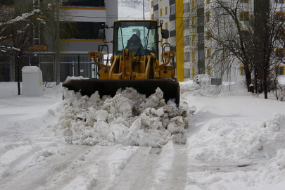 Doğu karla, batı baharla karşı karşıya
