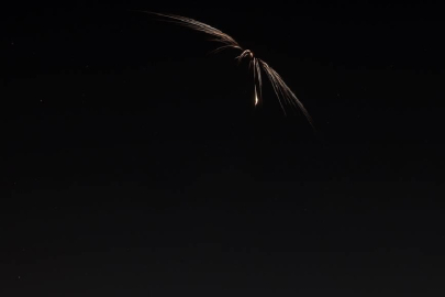 İran'dan İsrail'e fırlatılan füzeler Tel Aviv semalarında görüntülendi