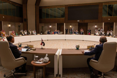 Bakan Fidan, bölgesel gelişmeler için Riyad zirvesinde